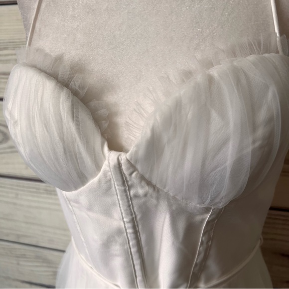 Hello Molly Wandering in the Light White Tulle Corset Sweetheart Midi Dress - Picture 13 of 15